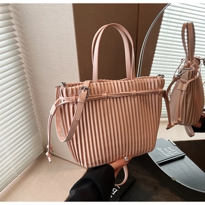 Pink pleated PU leather handbag with detachable shoulder strap and metallic lock buckle