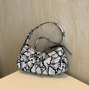 Women Fashion Snake Print Shoulder Bag PU Leather Underarm Bag With Rivets Metal Ring Minimalist Bag For Daily Party