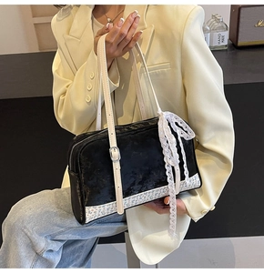 French vintage Boston handbag with floral pattern and white lace bow detail