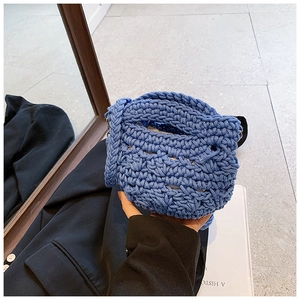 Blue chunky knit crochet handbag made of thick cotton rope for spring 2024 fashion