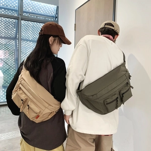 Sac de Poitrine de Travail Homme Grande Capacité Nylon Sac Bandoulière Minimaliste Couleur Unie Multi Poches Extérieur