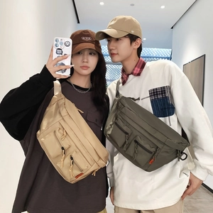 Sac de poitrine utilitaire style japonais en kaki et vert olive pour hommes et femmes