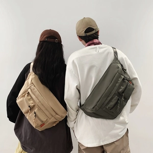 Sacs à bandoulière fonctionnels de style japonais en kaki et vert armée pour tous