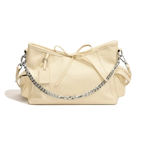 Minimalistische beige PU-Schultertasche mit großer Schleife und silberner Kette