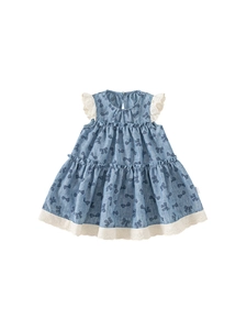 Light blue sleeveless tiered dress for girls with bow prints and white lace trim
