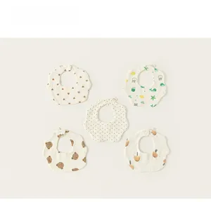 Set of 5 petal-shaped cotton gauze baby bibs with cartoon bear and heart patterns
