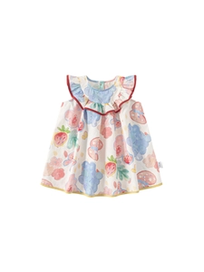 Mädchen Sommer Ärmelloses Baumwollkleid mit künstlerischem Erdbeer und Schmetterlingsdruck
