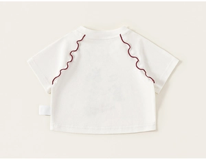 Detailed back view of white cotton T-shirt with burgundy wavy contrast stitching
