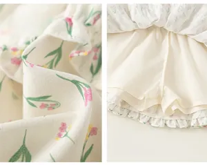 Vue détaillée du tissu fleuri de la jupe avec doublure intérieure confortable