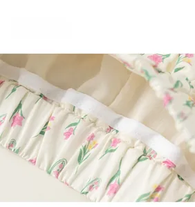 Détail du tissu floral en coton avec taille élastique et couture de haute qualité