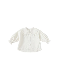 White cotton girl shirt featuring a large lace collar and elegant ruffled elastic cuffs