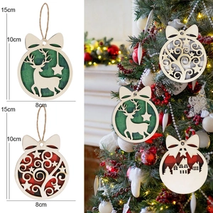 Weihnachtsanhänger aus Holz mit Rentier, Schneeflocke und Büffelkaromuster-Schleife