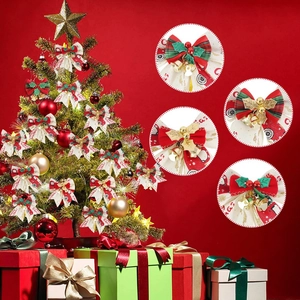 Fiocchi decorativi per albero di Natale con campanellini e stampa di Buon Natale per regali
