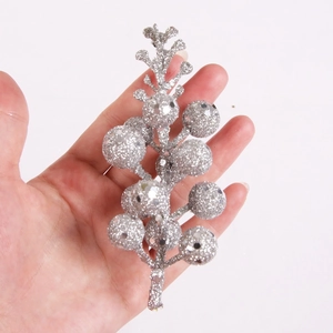 Rami di bacche argentate con glitter per decorazione albero di Natale a mano