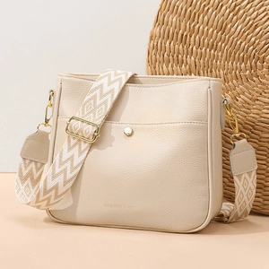 Women Fashion Polyester Shoulder Bag Minimalist Lychee Pattern Crossbody Bag With Geometric Wide Strap Gold Hardware Bucket Bag