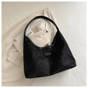 Minimalist Large Capacity PU Leather Hobo Shoulder Bag For Women Trendy Simple Design Versatile Tote Handbag Magnetic Closure