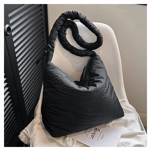 Sac à Épaule Nuage Matelassé de Grande Capacité pour Femmes Sac à Bandoulière Hobo en Nylon Avec Bandoulière Plissée
