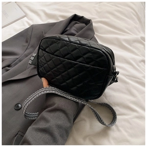 Women's PU Leather Quilted Rhombus Shoulder Bag Fashion Camera Crossbody Bag With Wide Geometric Jacquard Strap