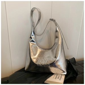 Borsa tote in pelle PU argento metallizzato con lettere in rilievo e tracolla