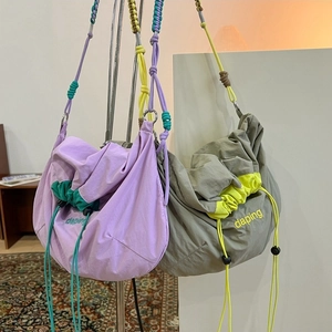 Sac à Épaule Mode en Nylon avec Cordon de Serrage Grande Capacité Bloc de Couleur Sac à Main Fourre-tout pour Femme Urbain Décontracté