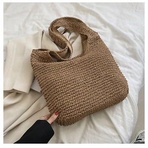 Borsa tote in paglia color kaki fatta a mano con trama intrecciata per 2024