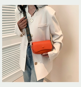 Orangefarbene Umhängetasche aus PU-Leder mit Jacquard-Schultergurt im Ethno-Stil