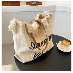 Sac fourre-tout chic en toile crème avec détails à franges et broderie Summer Vibes et cuir