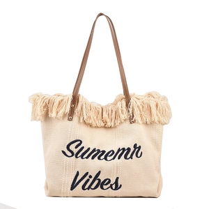 Sac fourre-tout tissé beige avec bordure à franges et broderie Summer Vibes avec anses brunes