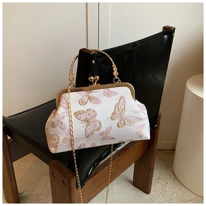 Sac bandoulière en soie blanche avec broderie papillon rose et poignées dorées