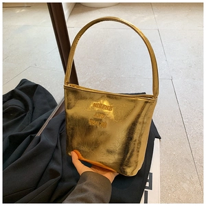 Sac à Épaule en Cuir PU Métallique Plissé pour Femmes Sac Cabas Tendance Avec Impression de Lettres Sac Polyvalent pour Usage Quotidien