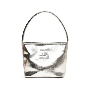 Sac à épaule en similicuir argenté avec texture plissée et effet métal liquide