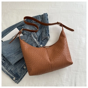 Woven PU Leather Hobo Shoulder Bag For Women Trendy Versatile Large Capacity Crossbody Bag With Adjustable Strap Fashion Handbag
