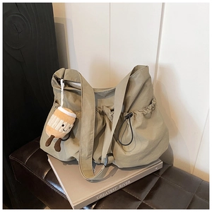 Trendy Women Shoulder Bag Large Capacity Slouchy Pleated Drawstring Crossbody Bag Fabric Hobo Bag With Coffee Cup Plush Charm
