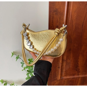 Sac bandoulière tendance en cuir PU doré avec chaîne perles et cœur au design croissant