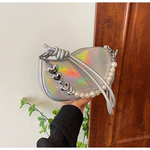 Sac croissant en cuir PU holographique argenté avec perles et pendentif cœur
