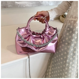 Detail of pink metallic PU crossbody bag with cloud pleats and silver chain strap