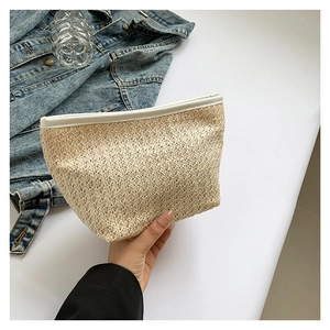 Handheld woven straw and white PU leather handbag for spring casual vacation style