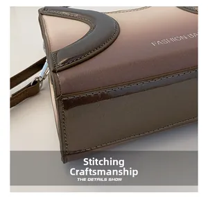 Détail des coutures précises et du cuir PU brillant dégradé sur le côté du sac