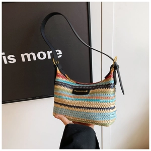 Sac sous le bras en PU tissé à rayures colorées avec bandoulière en cuir noir tendance