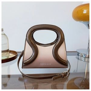 Sac bandoulière dégradé en PU avec poignée évidée unique et bordure en cuir verni