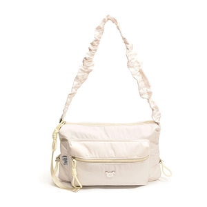 Sac bandoulière chic en nylon crème avec bandoulière froncée et logo ours femme