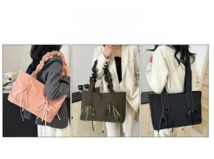 Comparaison détaillée des sacs en toile rose, vert et noir avec rubans décoratifs