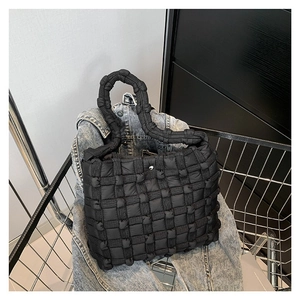 Women Quilted Puffer Shoulder Bag Woven Lightweight Handbag Urban Minimalist Tote Bag Large Capacity Casual Hobo Bag