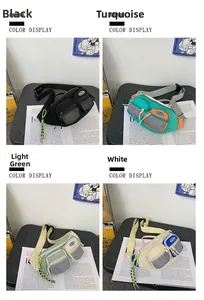 Détail de sacs bandoulière en nylon en quatre couleurs avec poches filet et sangle
