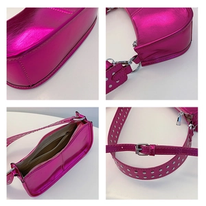 Détails du sac fuchsia métallisé avec rivets argentés et compartiment intérieur zippé