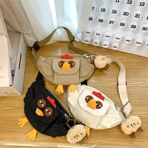 Sac de Poitrine en Nylon Forme de Poulet Drôle pour Femmes Sac Bandoulière Poule de Bande Dessinée Avec Pendentif Peluche
