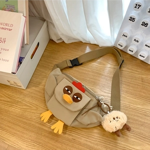 Sac bandoulière en nylon kaki motif poulet avec pendentif agneau en peluche doux