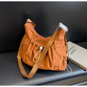 Women Large Capacity Nylon Drawstring Shoulder Bag Casual Pleated Crossbody Hobo Bag Minimalist Solid Color Tote Travel Handbag