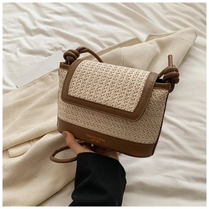 Sac à Bandoulière Tissé en Paille PU pour Femmes Design Bohème Patchwork Avec Bandoulière Nouée Sac à Main à Rabat Polyvalent Quotidien