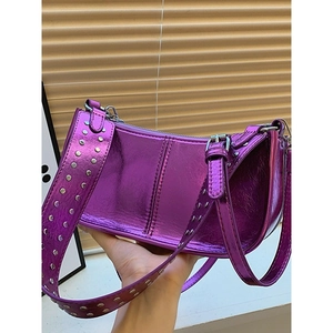 Sac à bandoulière violet métallisé en cuir PU avec rivets argentés de style punk Y2K